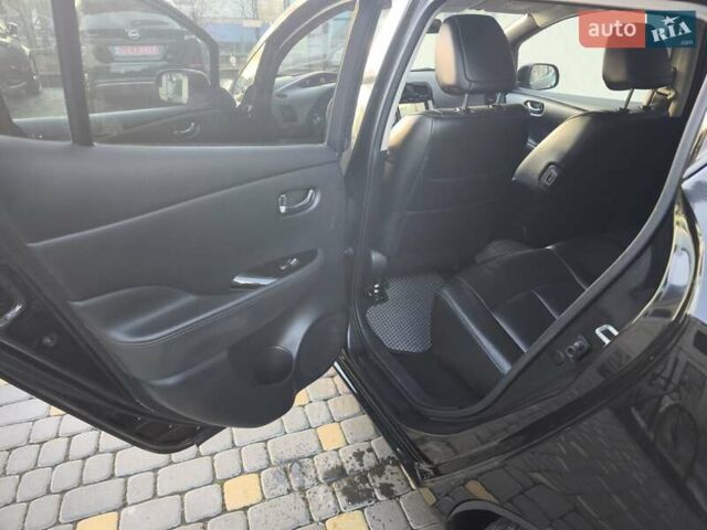 Черный Ниссан Лиф, объемом двигателя 0 л и пробегом 130 тыс. км за 7500 $, фото 25 на Automoto.ua