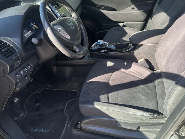 Черный Ниссан Лиф, объемом двигателя 0 л и пробегом 192 тыс. км за 8000 $, фото 11 на Automoto.ua