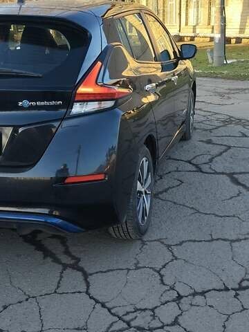 Черный Ниссан Лиф, объемом двигателя 0 л и пробегом 114 тыс. км за 11990 $, фото 14 на Automoto.ua