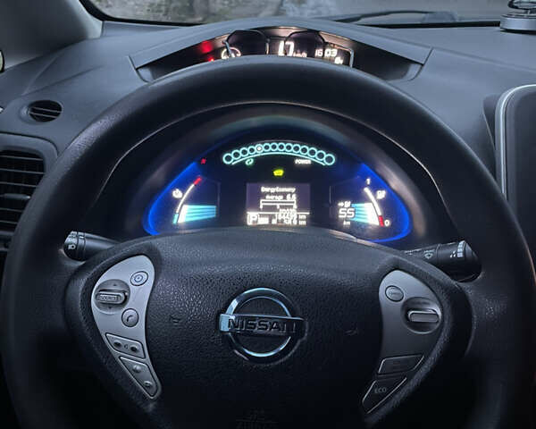 Чорний Ніссан Ліф, об'ємом двигуна 0 л та пробігом 184 тис. км за 7800 $, фото 18 на Automoto.ua