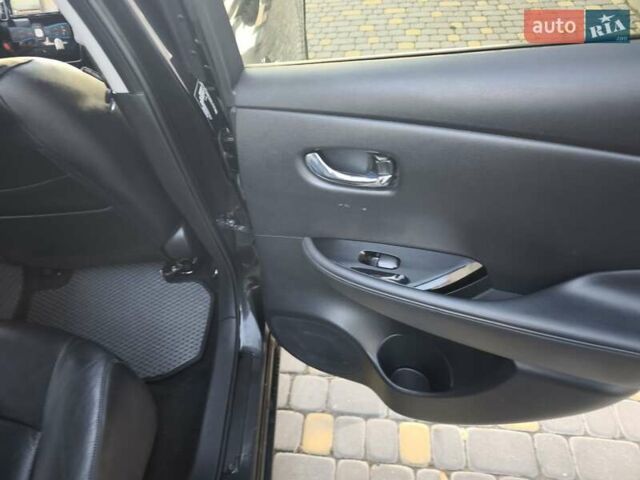 Черный Ниссан Лиф, объемом двигателя 0 л и пробегом 130 тыс. км за 7500 $, фото 19 на Automoto.ua