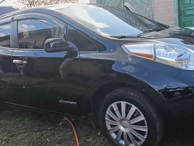 Черный Ниссан Лиф, объемом двигателя 0 л и пробегом 96 тыс. км за 8500 $, фото 8 на Automoto.ua