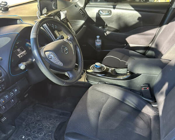 Чорний Ніссан Ліф, об'ємом двигуна 0 л та пробігом 143 тис. км за 8200 $, фото 9 на Automoto.ua