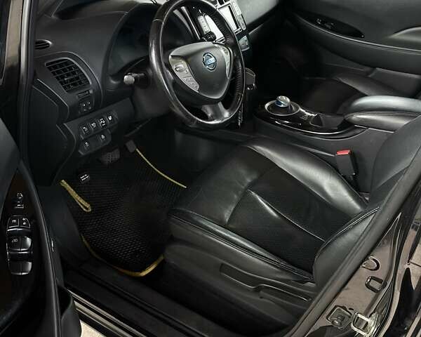 Черный Ниссан Лиф, объемом двигателя 0 л и пробегом 157 тыс. км за 8300 $, фото 7 на Automoto.ua