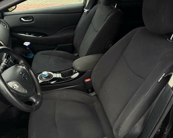 Черный Ниссан Лиф, объемом двигателя 0 л и пробегом 110 тыс. км за 7500 $, фото 10 на Automoto.ua