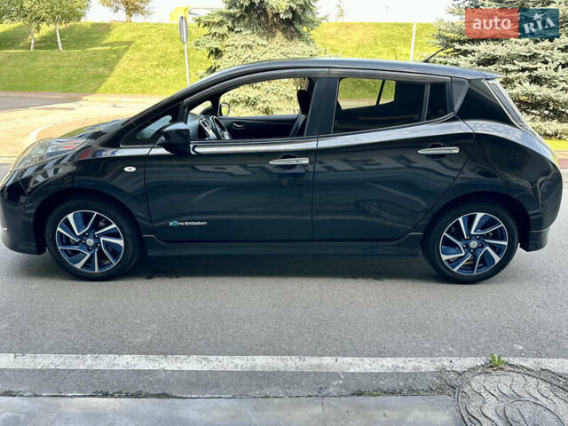 Черный Ниссан Лиф, объемом двигателя 0 л и пробегом 72 тыс. км за 8500 $, фото 3 на Automoto.ua