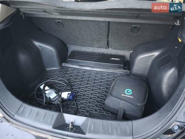 Черный Ниссан Лиф, объемом двигателя 0 л и пробегом 130 тыс. км за 7500 $, фото 23 на Automoto.ua