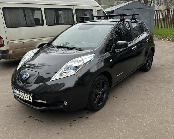 Чорний Ніссан Ліф, об'ємом двигуна 0 л та пробігом 145 тис. км за 7999 $, фото 1 на Automoto.ua