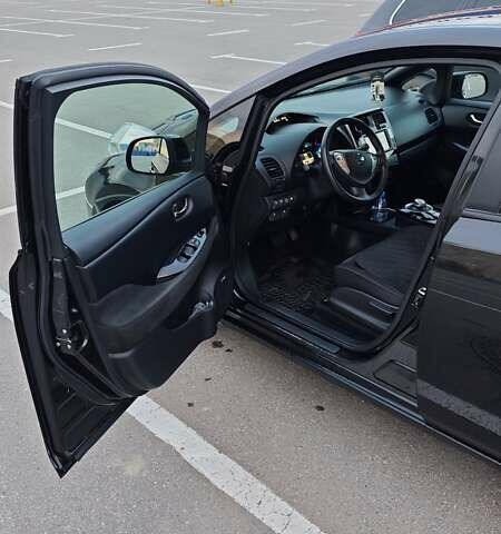 Черный Ниссан Лиф, объемом двигателя 0 л и пробегом 148 тыс. км за 7800 $, фото 1 на Automoto.ua