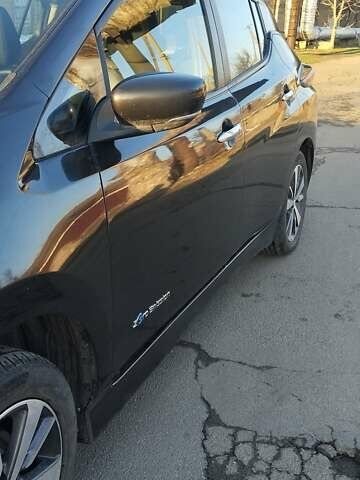 Черный Ниссан Лиф, объемом двигателя 0 л и пробегом 114 тыс. км за 11990 $, фото 10 на Automoto.ua