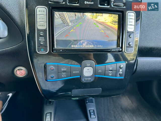 Черный Ниссан Лиф, объемом двигателя 0 л и пробегом 72 тыс. км за 8500 $, фото 15 на Automoto.ua