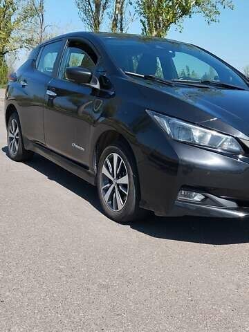 Черный Ниссан Лиф, объемом двигателя 0 л и пробегом 114 тыс. км за 11990 $, фото 19 на Automoto.ua