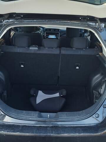 Черный Ниссан Лиф, объемом двигателя 0 л и пробегом 114 тыс. км за 11990 $, фото 15 на Automoto.ua