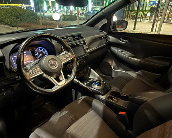 Черный Ниссан Лиф, объемом двигателя 0 л и пробегом 94 тыс. км за 12200 $, фото 15 на Automoto.ua