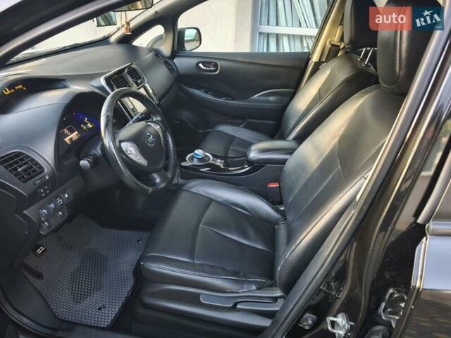Черный Ниссан Лиф, объемом двигателя 0 л и пробегом 130 тыс. км за 7500 $, фото 27 на Automoto.ua