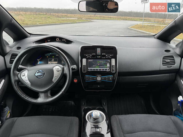 Черный Ниссан Лиф, объемом двигателя 0 л и пробегом 110 тыс. км за 7500 $, фото 13 на Automoto.ua