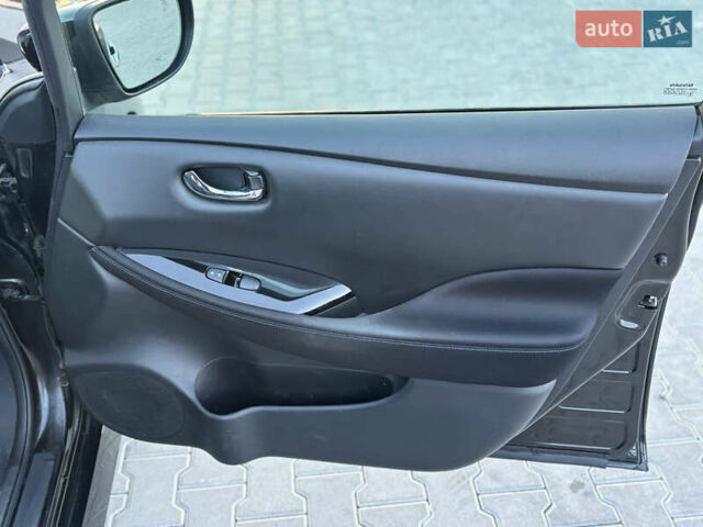 Черный Ниссан Лиф, объемом двигателя 0 л и пробегом 119 тыс. км за 11700 $, фото 44 на Automoto.ua