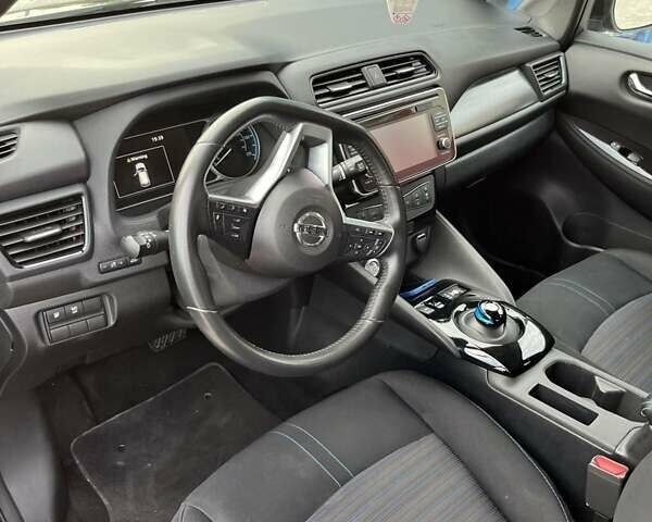 Черный Ниссан Лиф, объемом двигателя 0 л и пробегом 105 тыс. км за 12200 $, фото 2 на Automoto.ua