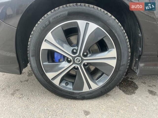 Черный Ниссан Лиф, объемом двигателя 0 л и пробегом 120 тыс. км за 11900 $, фото 16 на Automoto.ua