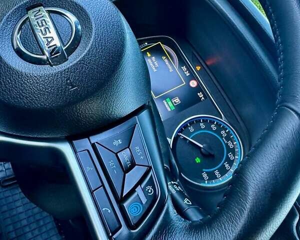 Черный Ниссан Лиф, объемом двигателя 0 л и пробегом 133 тыс. км за 11300 $, фото 26 на Automoto.ua