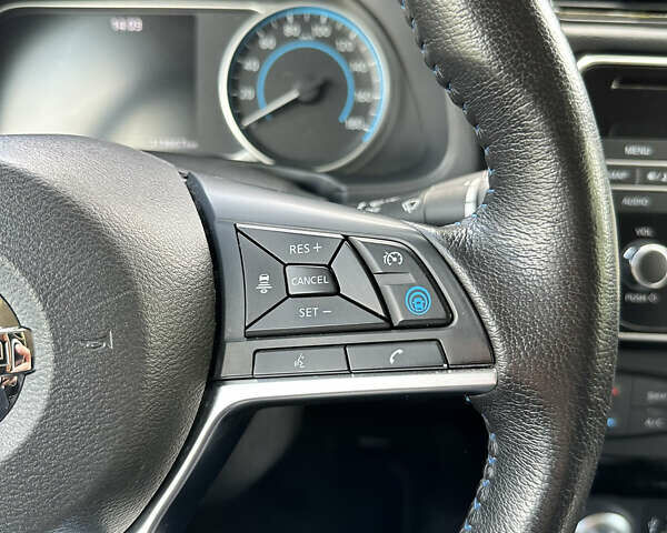 Черный Ниссан Лиф, объемом двигателя 0 л и пробегом 119 тыс. км за 13500 $, фото 24 на Automoto.ua