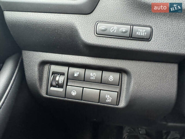 Черный Ниссан Лиф, объемом двигателя 0 л и пробегом 173 тыс. км за 11000 $, фото 20 на Automoto.ua