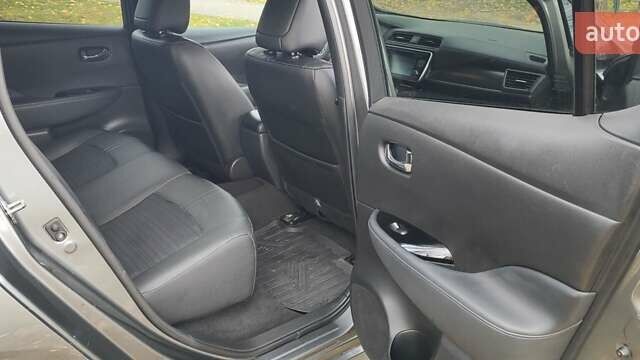 Чорний Ніссан Ліф, об'ємом двигуна 0 л та пробігом 103 тис. км за 13200 $, фото 12 на Automoto.ua