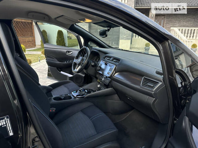 Черный Ниссан Лиф, объемом двигателя 0 л и пробегом 88 тыс. км за 12836 $, фото 10 на Automoto.ua