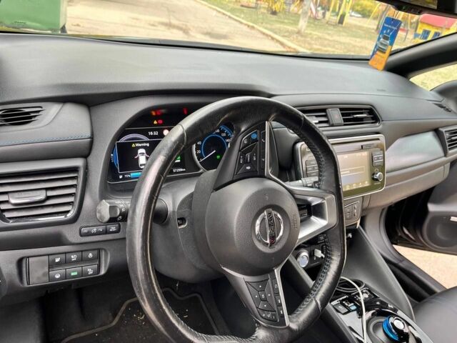 Черный Ниссан Лиф, объемом двигателя 0 л и пробегом 57 тыс. км за 14500 $, фото 11 на Automoto.ua