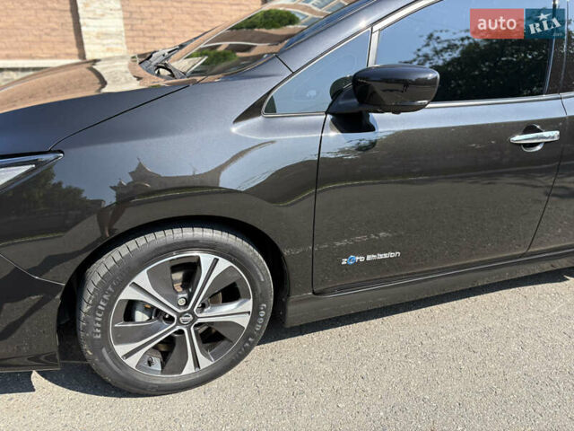 Черный Ниссан Лиф, объемом двигателя 0 л и пробегом 103 тыс. км за 13300 $, фото 17 на Automoto.ua