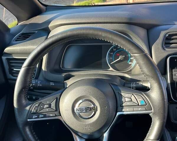 Чорний Ніссан Ліф, об'ємом двигуна 0 л та пробігом 52 тис. км за 12200 $, фото 6 на Automoto.ua