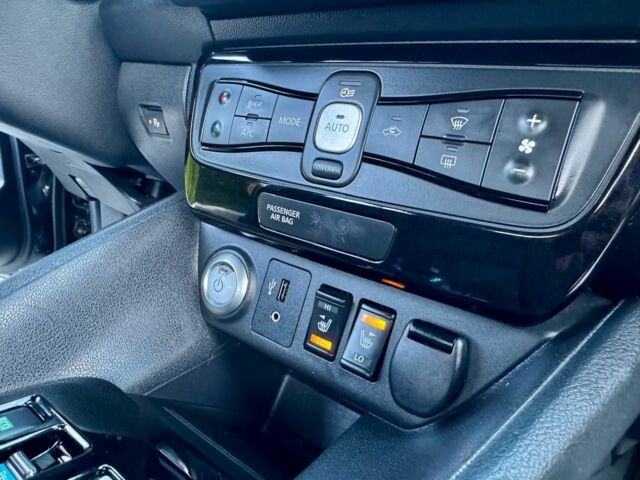 Черный Ниссан Лиф, объемом двигателя 0 л и пробегом 133 тыс. км за 11300 $, фото 17 на Automoto.ua