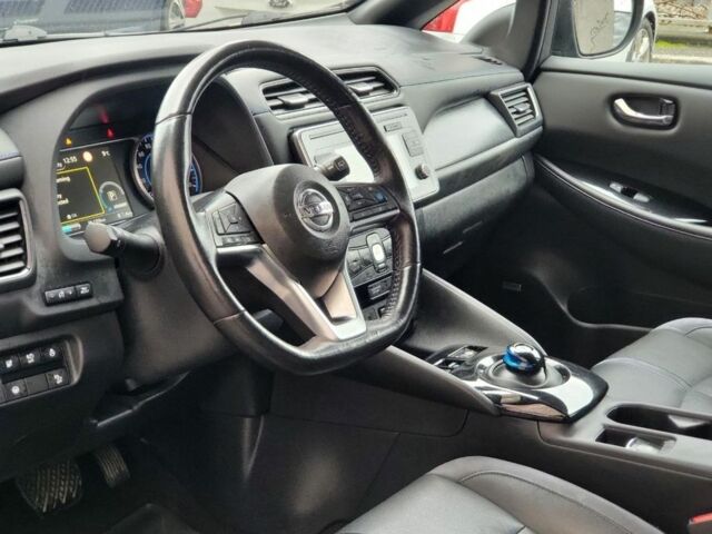 Черный Ниссан Лиф, объемом двигателя 0 л и пробегом 87 тыс. км за 12900 $, фото 15 на Automoto.ua