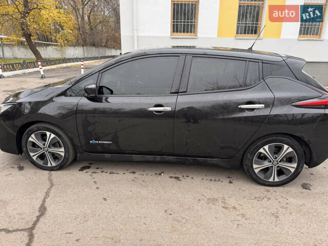 Чорний Ніссан Ліф, об'ємом двигуна 0 л та пробігом 146 тис. км за 13300 $, фото 6 на Automoto.ua