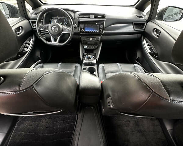 Черный Ниссан Лиф, объемом двигателя 0 л и пробегом 51 тыс. км за 13999 $, фото 10 на Automoto.ua