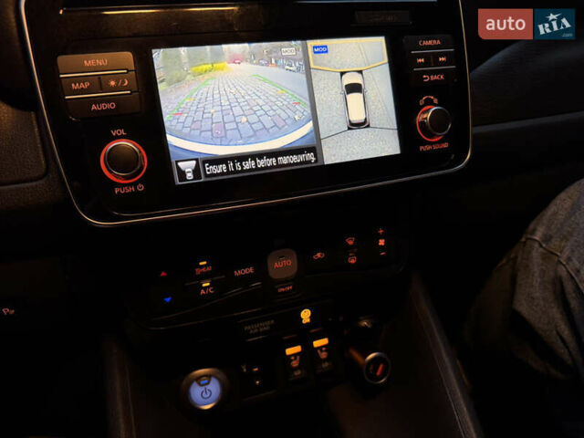 Черный Ниссан Лиф, объемом двигателя 0 л и пробегом 128 тыс. км за 12500 $, фото 23 на Automoto.ua