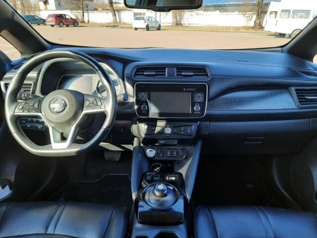 Черный Ниссан Лиф, объемом двигателя 0 л и пробегом 88 тыс. км за 14500 $, фото 8 на Automoto.ua