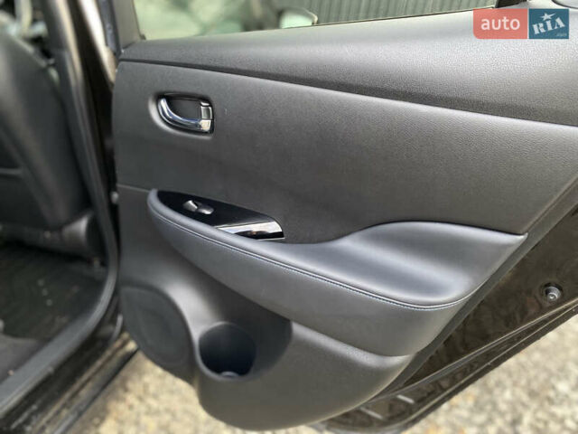 Черный Ниссан Лиф, объемом двигателя 0 л и пробегом 133 тыс. км за 12500 $, фото 44 на Automoto.ua