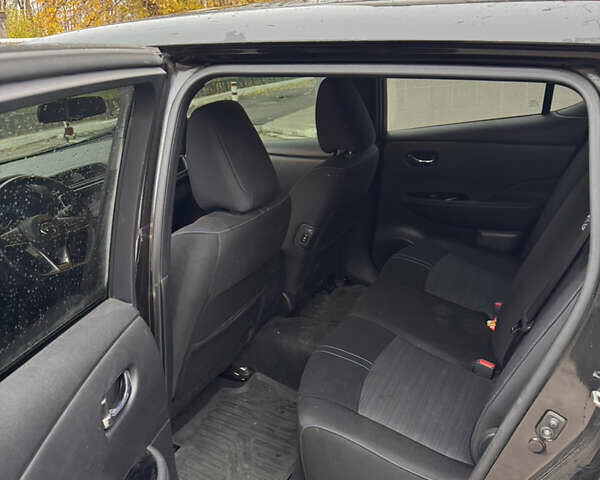 Чорний Ніссан Ліф, об'ємом двигуна 0 л та пробігом 146 тис. км за 13300 $, фото 9 на Automoto.ua