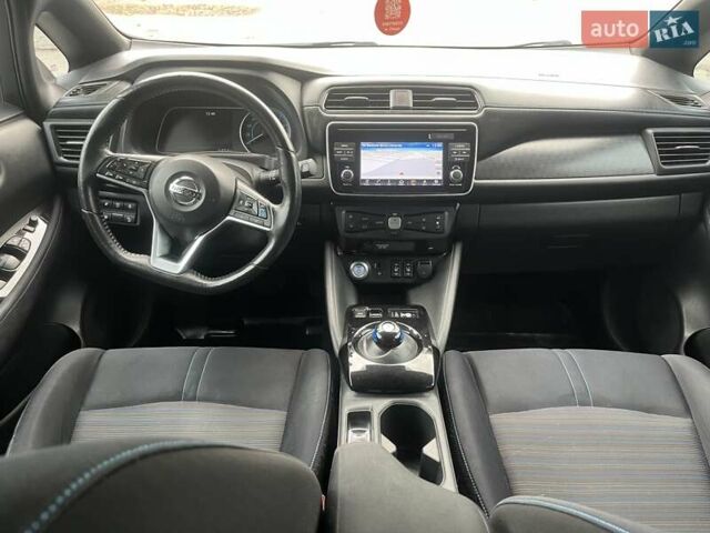 Черный Ниссан Лиф, объемом двигателя 0 л и пробегом 120 тыс. км за 11900 $, фото 28 на Automoto.ua