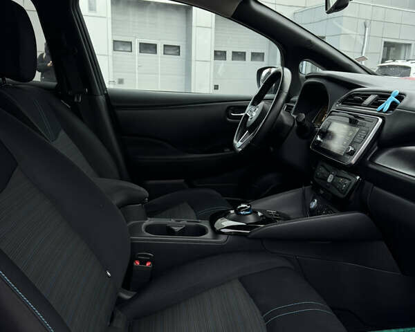 Чорний Ніссан Ліф, об'ємом двигуна 0 л та пробігом 164 тис. км за 11600 $, фото 13 на Automoto.ua