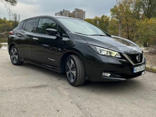 Черный Ниссан Лиф, объемом двигателя 0 л и пробегом 57 тыс. км за 14500 $, фото 6 на Automoto.ua