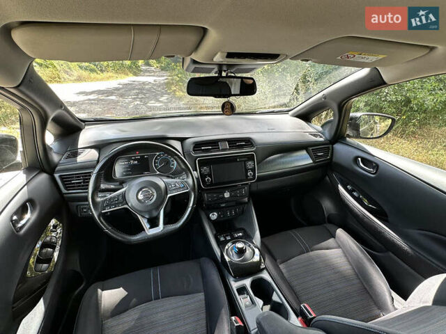 Черный Ниссан Лиф, объемом двигателя 0 л и пробегом 119 тыс. км за 13500 $, фото 20 на Automoto.ua