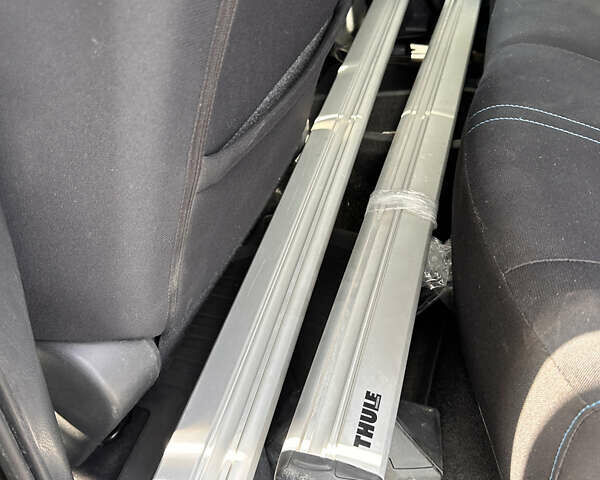 Чорний Ніссан Ліф, об'ємом двигуна 0 л та пробігом 111 тис. км за 12850 $, фото 18 на Automoto.ua