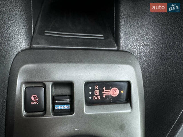 Черный Ниссан Лиф, объемом двигателя 0 л и пробегом 82 тыс. км за 11855 $, фото 15 на Automoto.ua