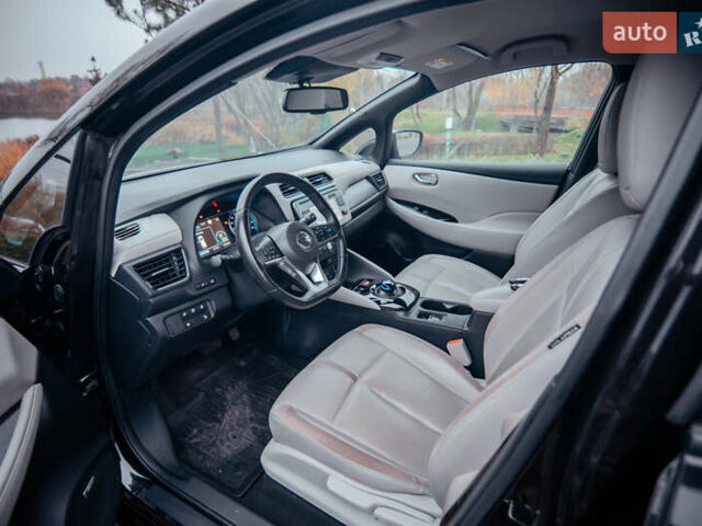 Черный Ниссан Лиф, объемом двигателя 0 л и пробегом 89 тыс. км за 13350 $, фото 20 на Automoto.ua