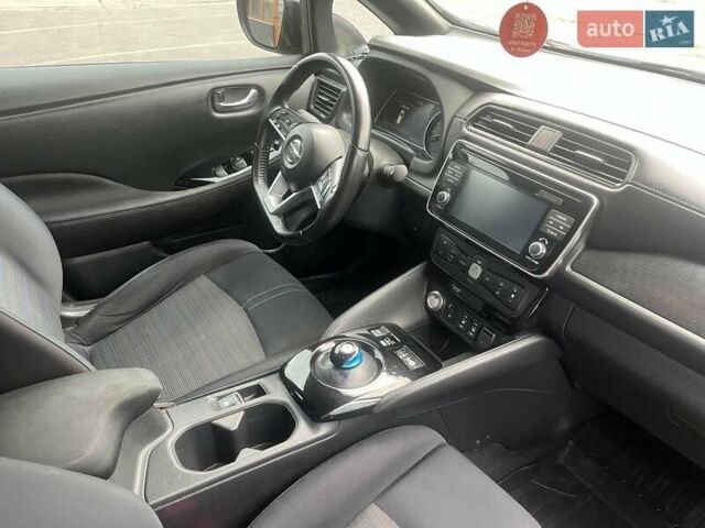 Черный Ниссан Лиф, объемом двигателя 0 л и пробегом 120 тыс. км за 11900 $, фото 27 на Automoto.ua