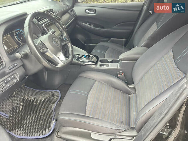 Чорний Ніссан Ліф, об'ємом двигуна 0 л та пробігом 99 тис. км за 11900 $, фото 10 на Automoto.ua