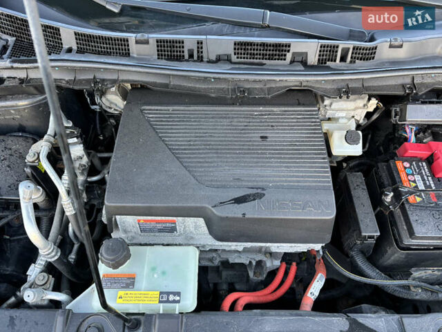 Черный Ниссан Лиф, объемом двигателя 0 л и пробегом 119 тыс. км за 11700 $, фото 49 на Automoto.ua