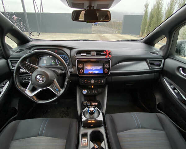 Черный Ниссан Лиф, объемом двигателя 0 л и пробегом 112 тыс. км за 11750 $, фото 10 на Automoto.ua